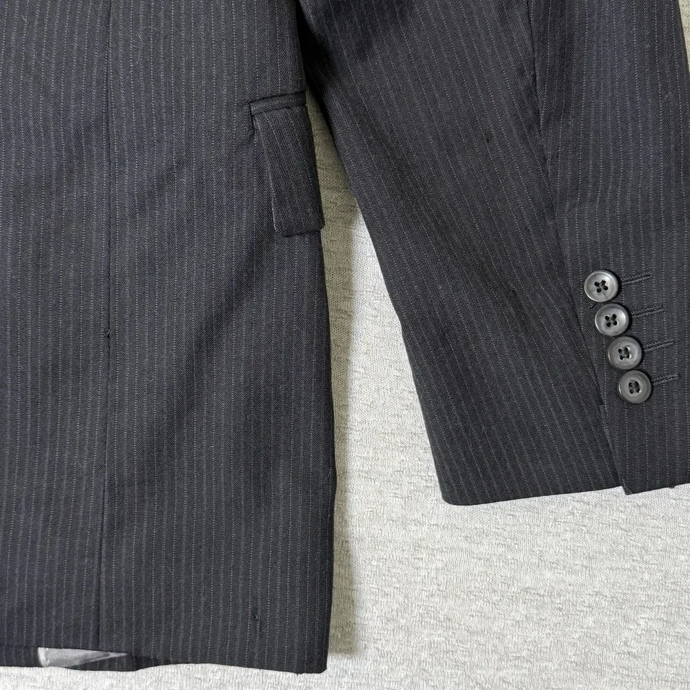J Ferrar Men's Blazer Sport Coat Size 40R Black Pinstripe Wool Blend